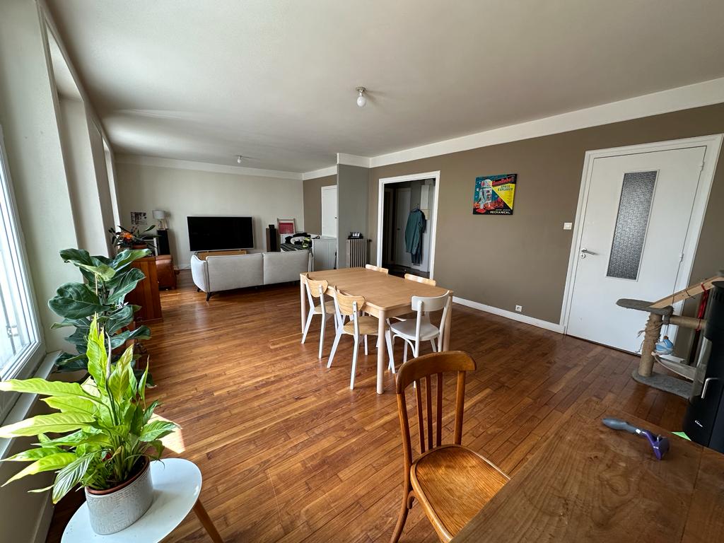 À VENTRE, BREST, CENTRE SIAM, APPARTEMENT F5 DE 120M² AVEC GARAGE