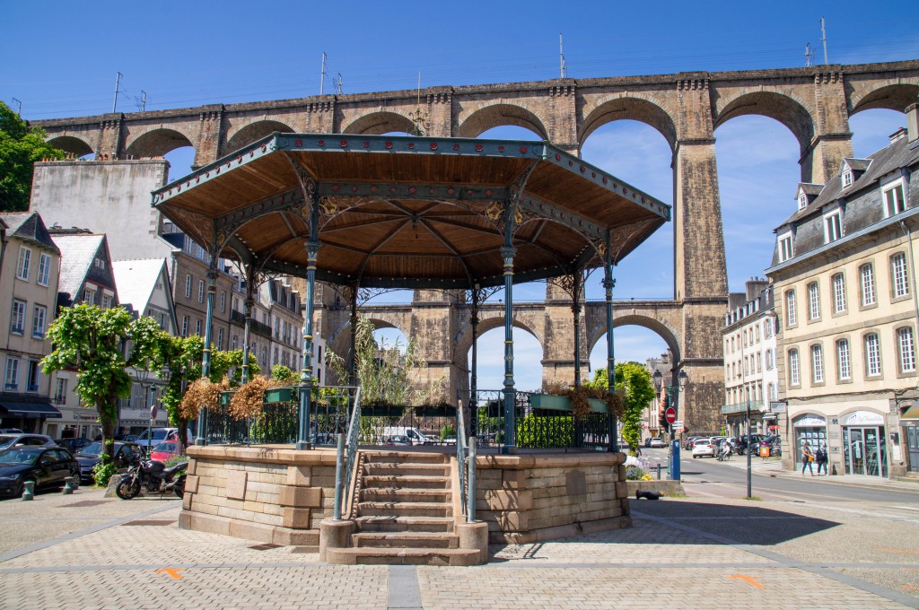 À CEDER, MORLAIX, PLEIN CENTRE, FONDS DE COMMERCE DE PARFUMERIE