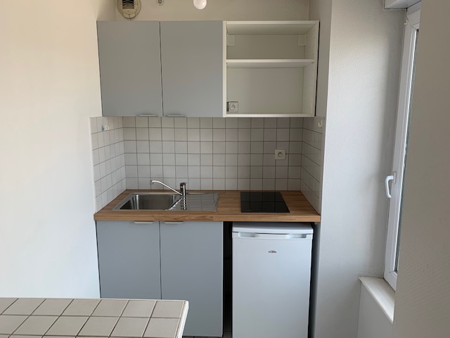 A louer Brest Kérinou studio 18M2 non meublé