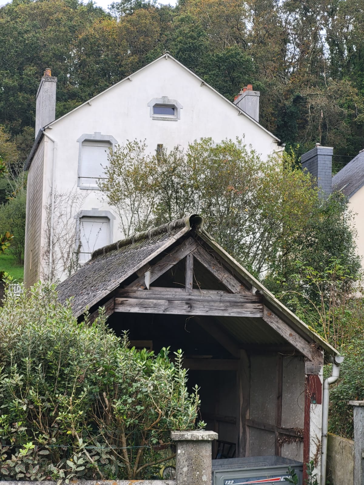 A VENDRE PONT DE BUIS LES QUIMERCH, MAISON T7 NON MITOYENNE SANS VIS A VIS